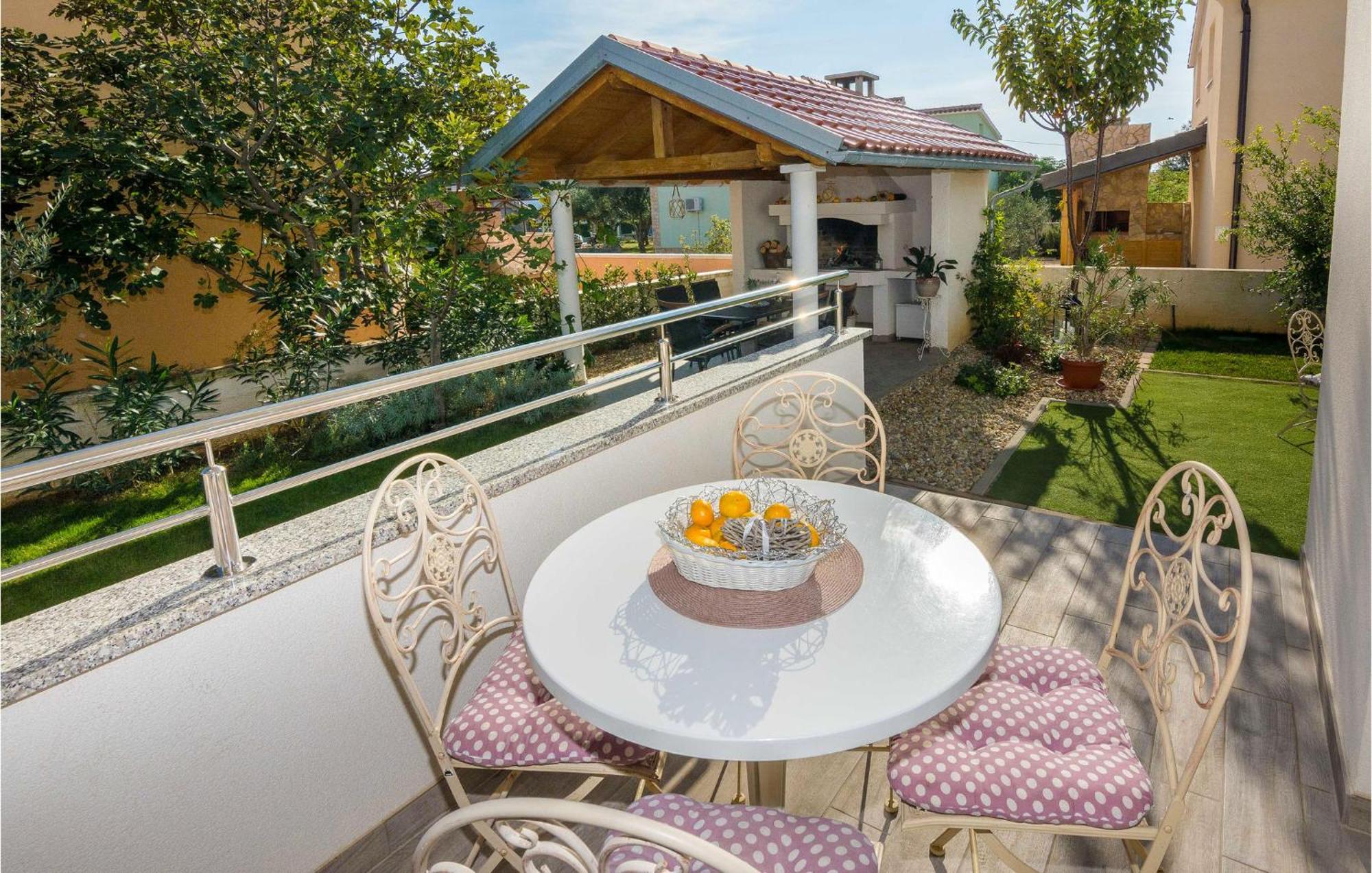 Nice Apartment In Vrsi-Mulo With Wifi Exteriér fotografie