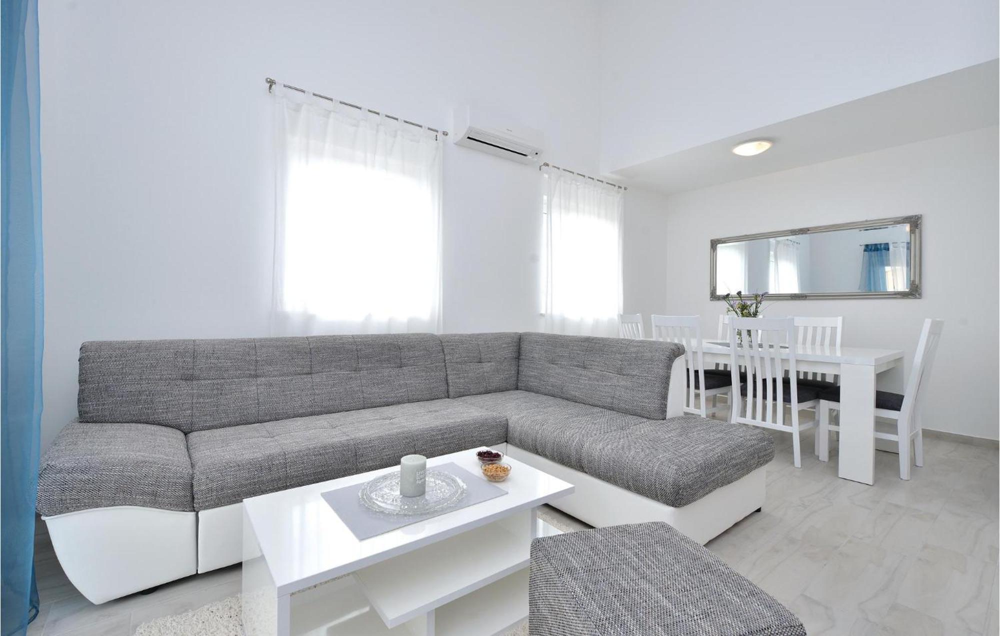Nice Apartment In Vrsi-Mulo With Wifi Exteriér fotografie