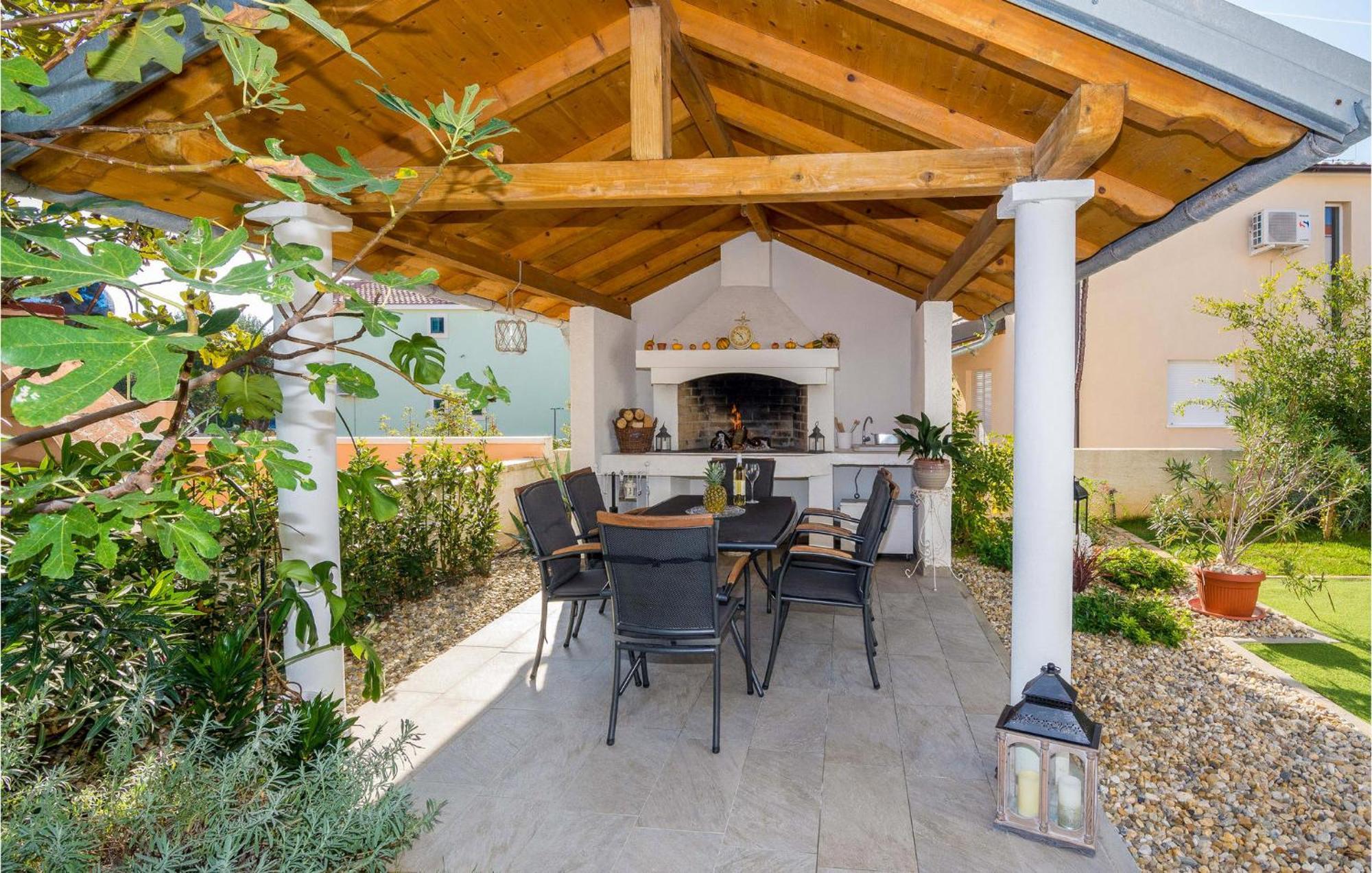 Nice Apartment In Vrsi-Mulo With Wifi Exteriér fotografie